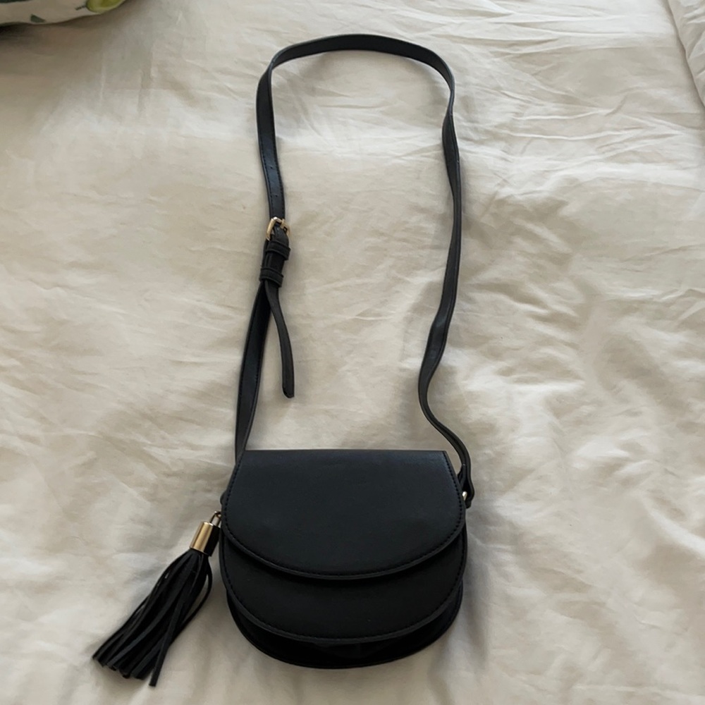 Forever 21 Black Crossbody Saddle Bag with Tassel
